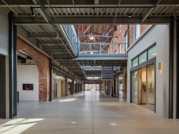 Inside Dole Cannery Shops Complex